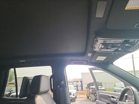 New 2026 Chevrolet Tahoe Premier AWD/4WD image 23