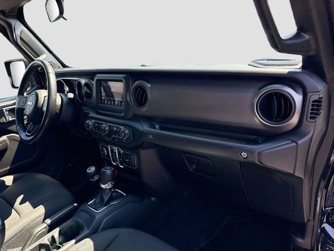 Used 2022 Jeep Gladiator Sport AWD/4WD image 32