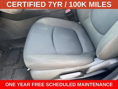 Used 2022 Toyota RAV4 LE AWD/4WD image 15