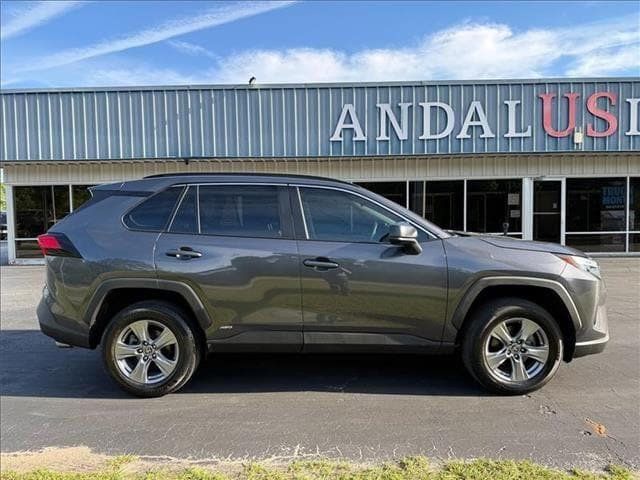 Used 2024 Toyota RAV4 LE AWD/4WD image 24