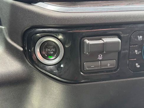 Used 2023 Chevrolet Silverado 1500 LTZ AWD/4WD image 17