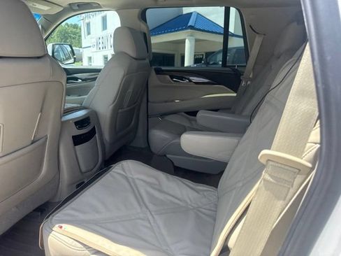 Used 2019 Cadillac Escalade Luxury AWD/4WD image 35