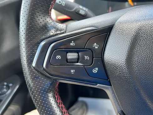 Used 2024 Chevrolet Trax RS FWD image 19