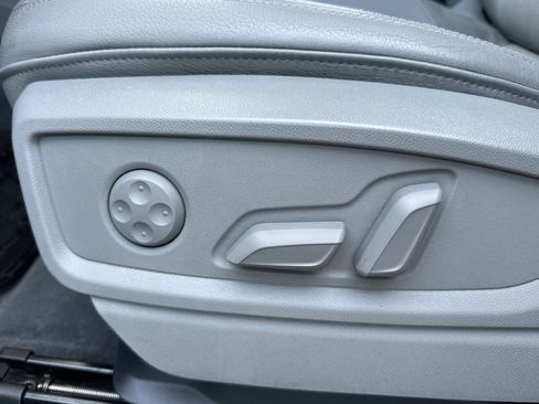 Used 2019 Audi Q5 2.0T Premium Plus w/ Premium Plus Package image 14