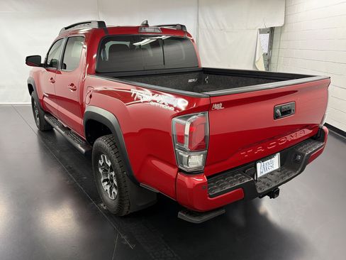 Used 2021 Toyota Tacoma TRD Off-Road w/ Technology Package AWD/4WD image 3
