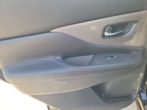 Certified 2024 Nissan Murano SV w/ SV Midnight Edition Package image 19