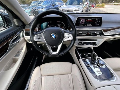 Used 2020 BMW 750i xDrive 750i xDrive w/ Executive Package image 5
