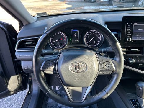Used 2024 Toyota Camry SE image 17