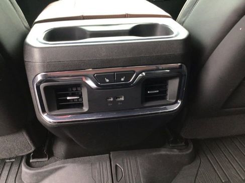 Used 2025 GMC Sierra 3500 Denali Ultimate AWD/4WD image 19