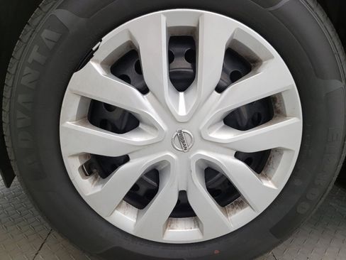 Used 2020 Nissan Rogue S FWD image 31