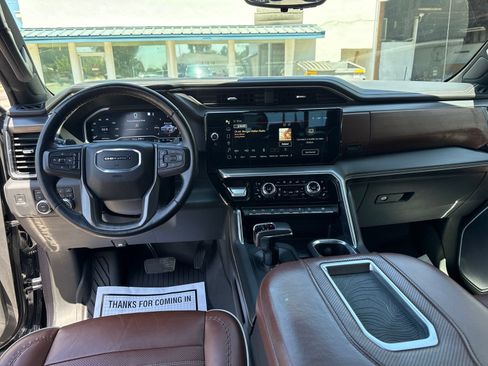 Used 2022 GMC Sierra 1500 Denali Ultimate AWD/4WD image 12