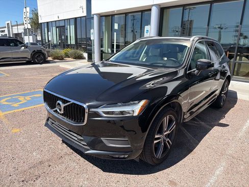 Used 2019 Volvo XC60 T5 Momentum w/ Advanced Package image 3