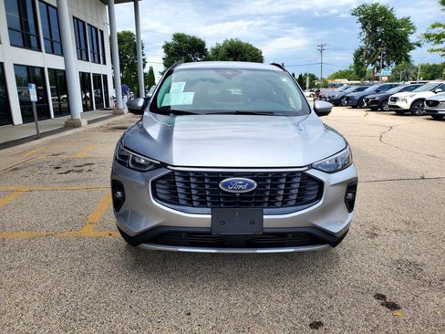 Used 2024 Ford Escape Platinum AWD/4WD image 2
