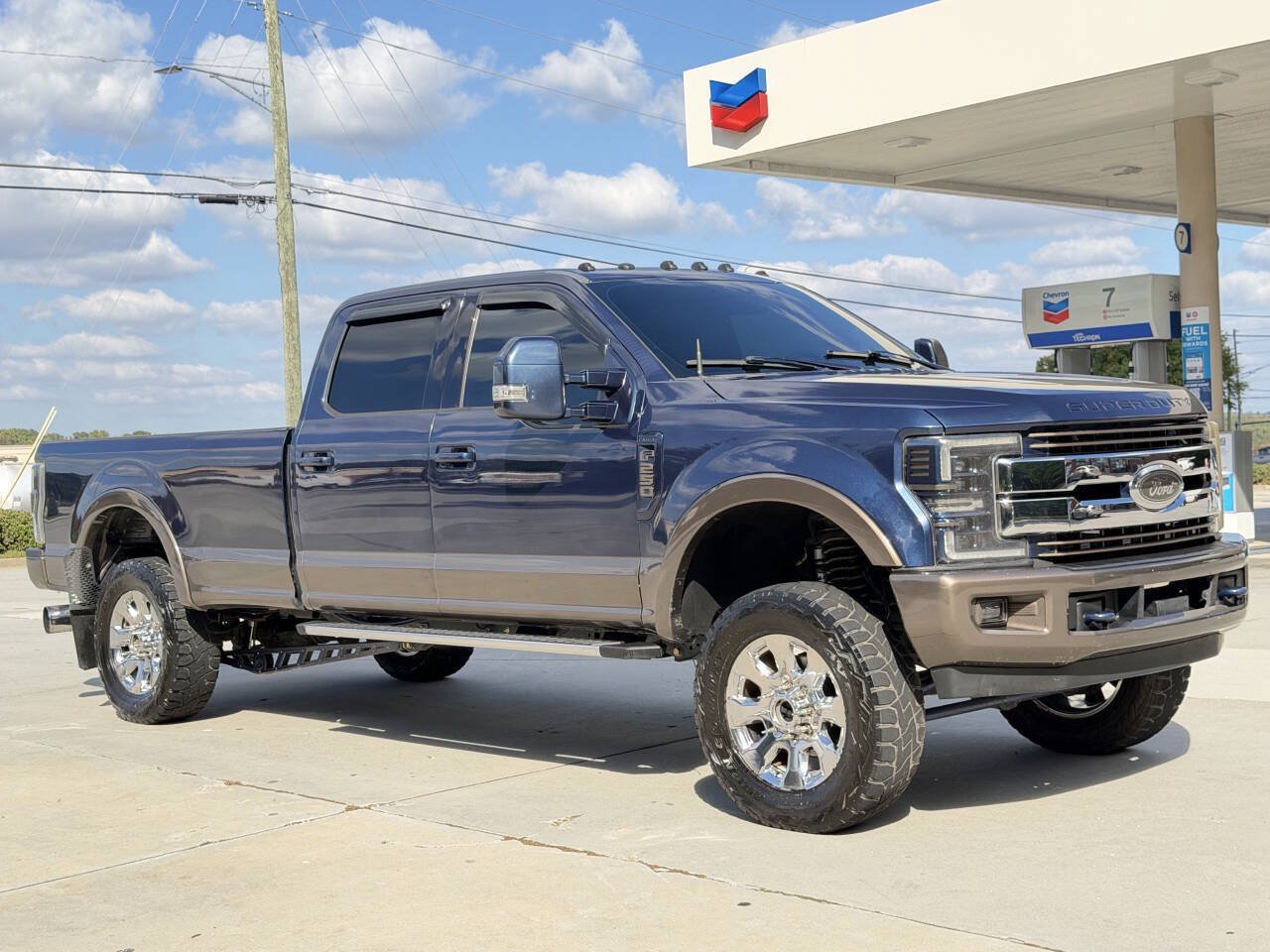 Used 2017 Ford F250 Lariat AWD/4WD image 3