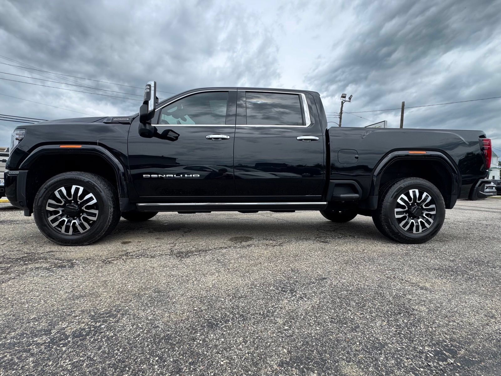 Used 2024 GMC Sierra 2500 Denali Ultimate w/ Max Trailering Package AWD/4WD image 14