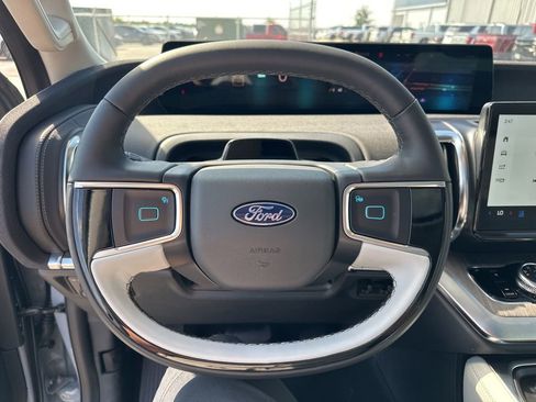 New 2025 Ford Expedition Platinum w/ Platinum Ultimate Package image 19