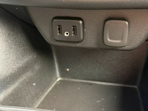 Used 2019 Chevrolet Traverse LT AWD/4WD image 35