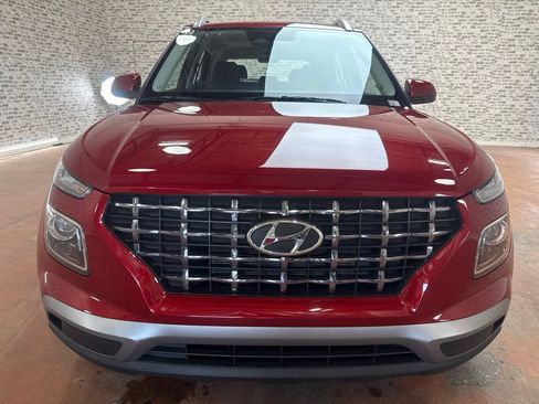 Used 2026 Hyundai Venue SEL FWD image 2
