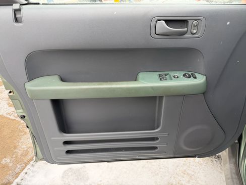Used 2005 Honda Element LX image 12