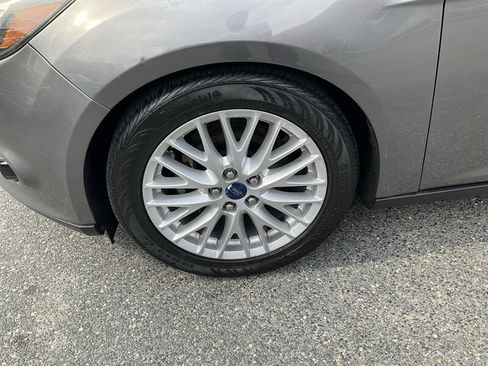 Used 2014 Ford Focus Titanium FWD image 8