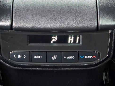 Used 2024 Toyota Highlander LE image 18