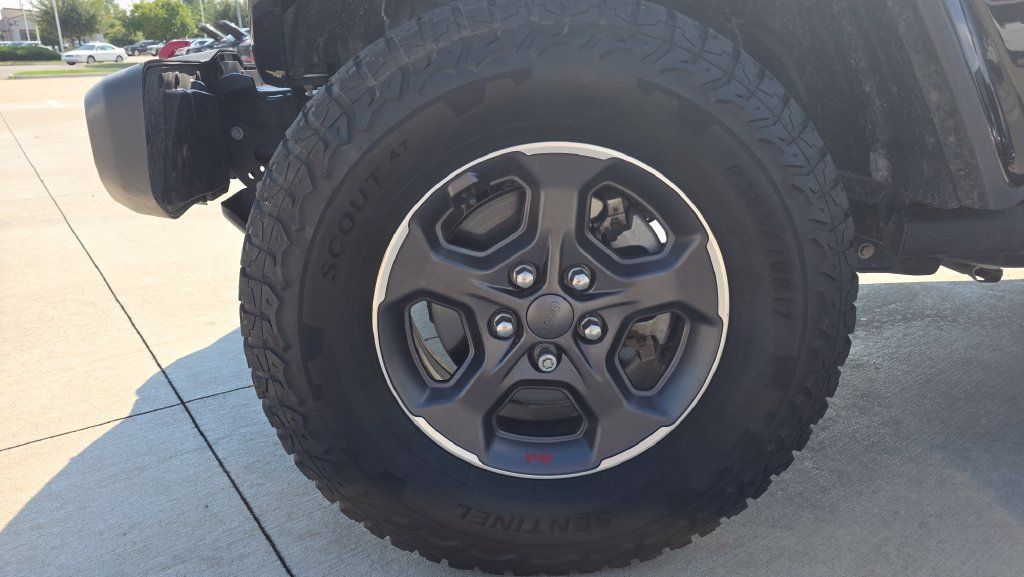 Used 2020 Jeep Gladiator Rubicon AWD/4WD image 11