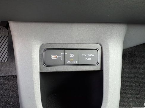 Used 2025 Hyundai Ioniq 5 SE image 17