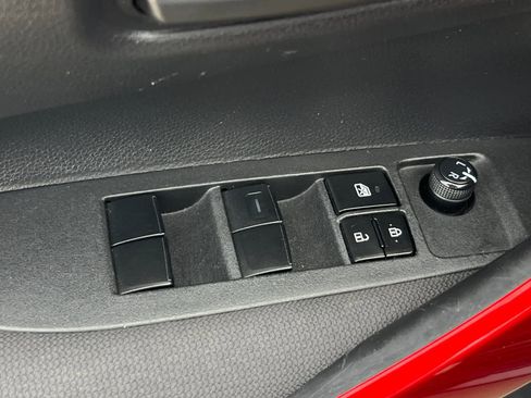 Used 2022 Toyota Corolla LE image 13