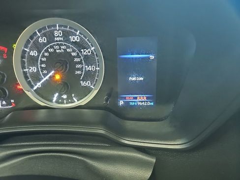 Used 2021 Toyota Corolla LE w/ Carpet Mat Package (TMS) image 19