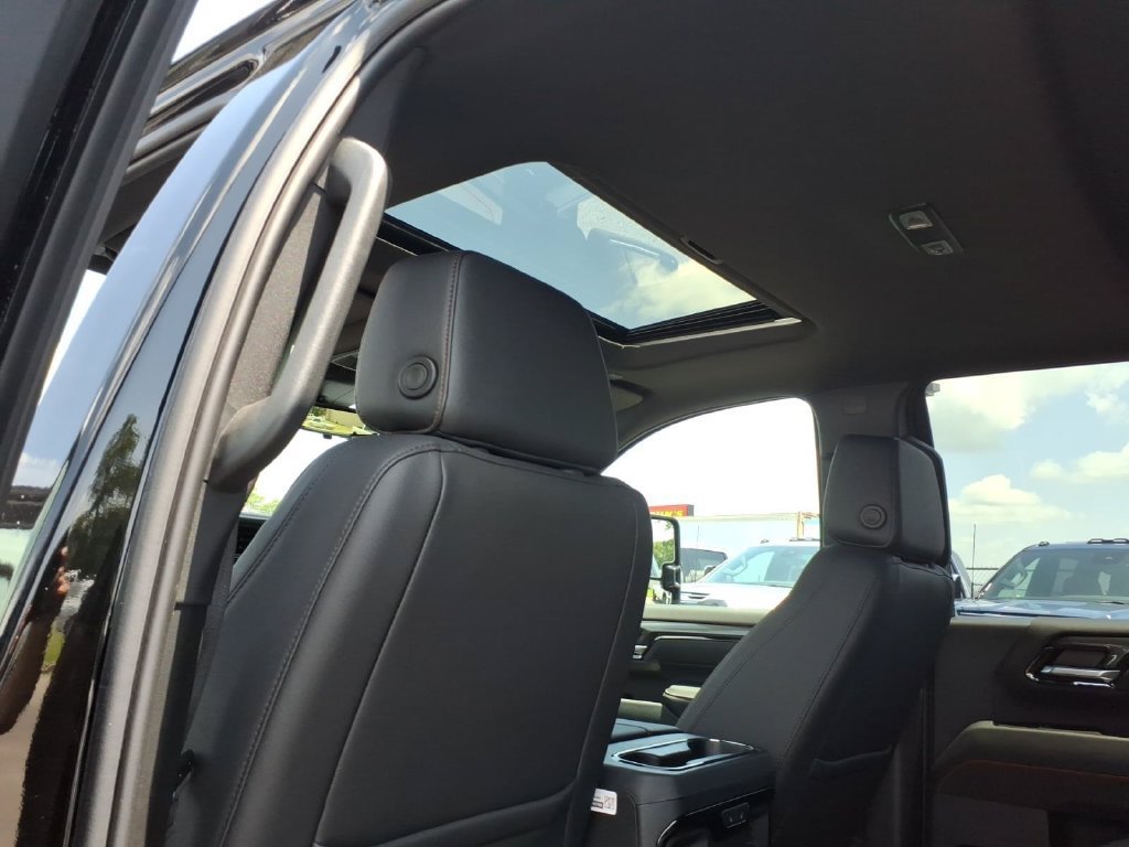 New 2026 GMC Sierra 2500 AT4 w/ Max Trailering Package AWD/4WD image 16