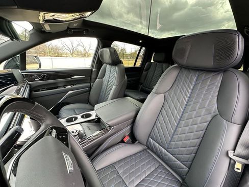 New 2025 Cadillac Escalade IQ Sport 1 w/ LPO, ONYX Package AWD/4WD image 23