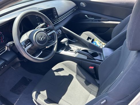 Used 2021 Hyundai Elantra SEL FWD image 9