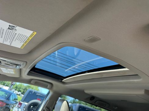 Used 2020 Toyota Sienna XLE Premium FWD image 18