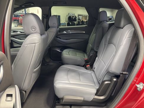 Used 2023 Buick Enclave Essence image 29