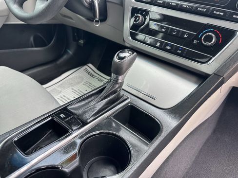 Used 2016 Hyundai Sonata SE image 21