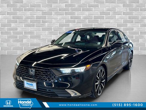 Used 2023 Honda Accord Touring image 1
