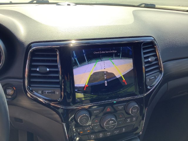 Used 2020 Jeep Grand Cherokee Altitude AWD/4WD image 19