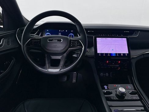 Used 2025 Jeep Grand Cherokee L Overland image 23