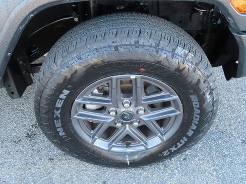 Used 2024 Jeep Wrangler Sport S image 11
