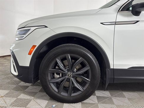 Certified 2022 Volkswagen Tiguan SE AWD/4WD image 17