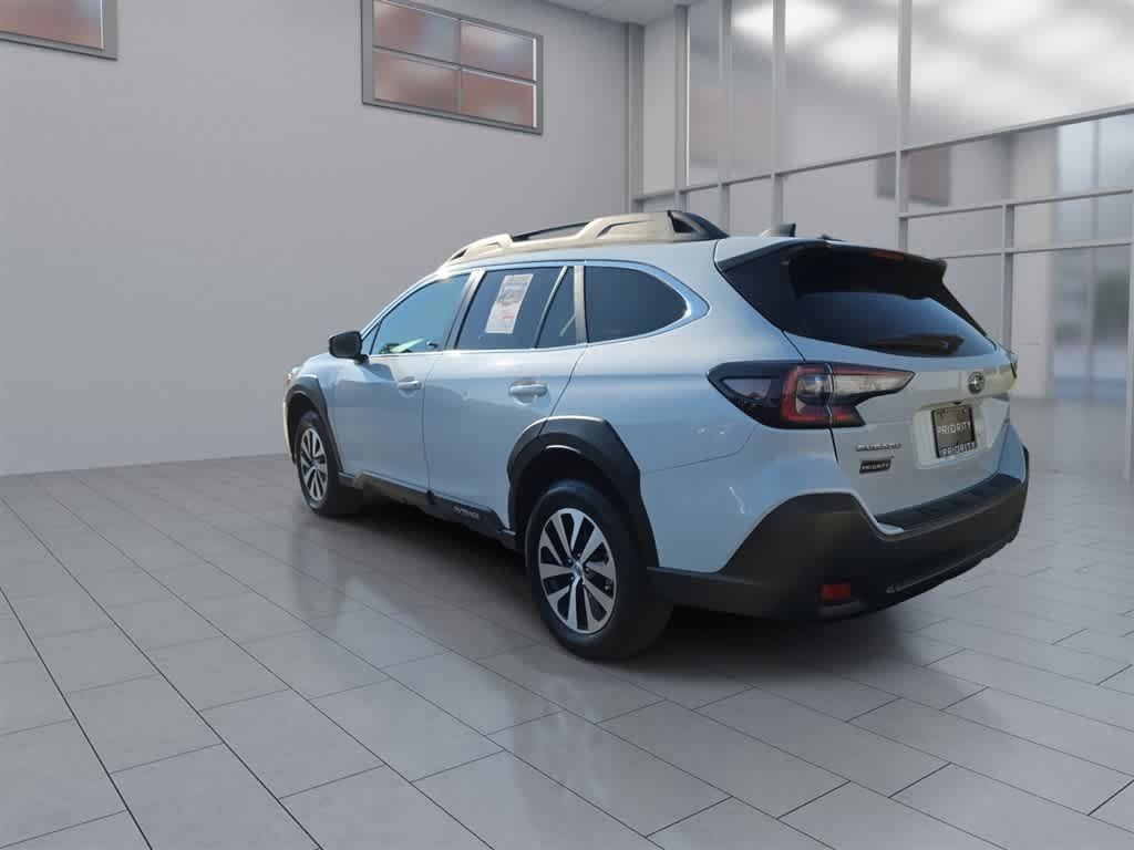 Used 2024 Subaru Outback Premium AWD/4WD image 7