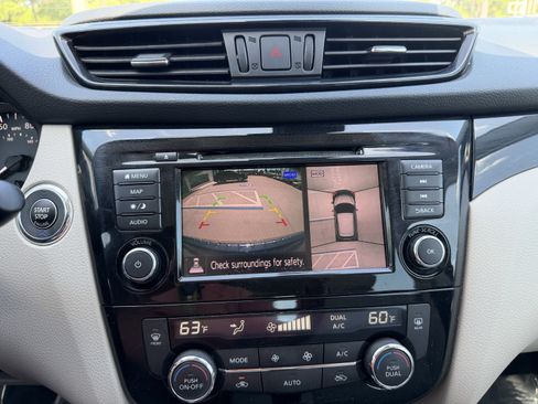 Used 2019 Nissan Rogue Sport SV w/ Technology Package FWD image 19