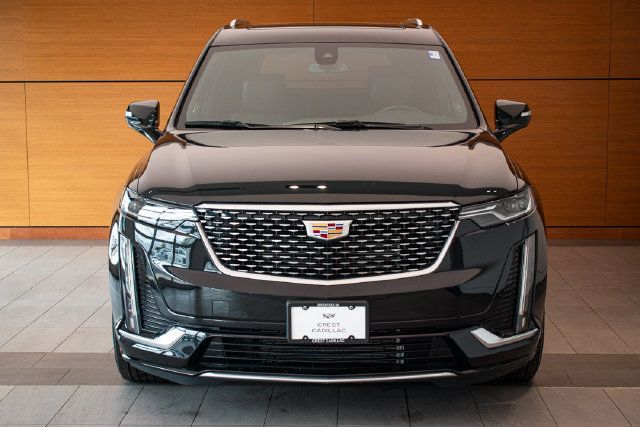 Used 2024 Cadillac XT6 Premium Luxury AWD/4WD image 2
