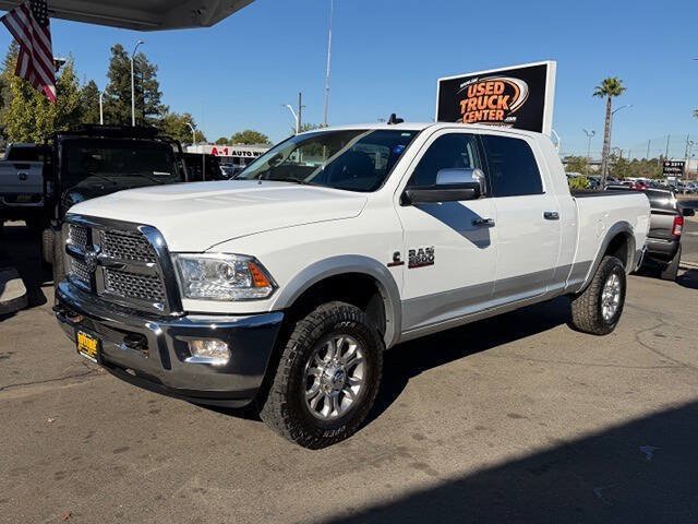 Used 2014 RAM 2500 Laramie w/ Protection Group AWD/4WD image 2