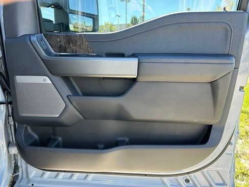 Used 2025 Ford F350 Lariat w/ Lariat Ultimate Package AWD/4WD image 30