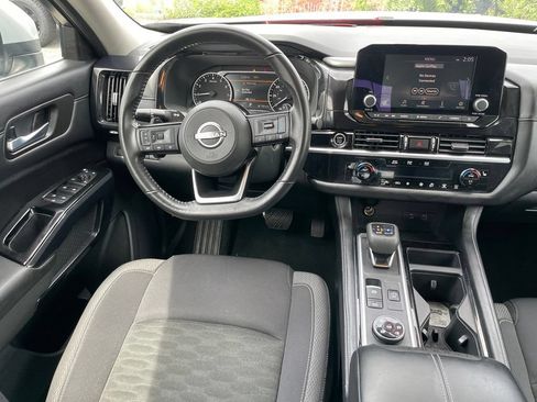 Certified 2022 Nissan Pathfinder SV w/ SV Premium Package AWD/4WD image 11