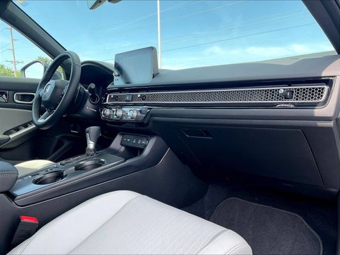 Certified 2025 Honda Civic Sport Touring image 31