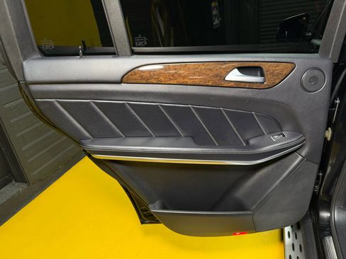 Used 2014 Mercedes-Benz GL 450 GL 450 4MATIC Sport Utility 4D image 23