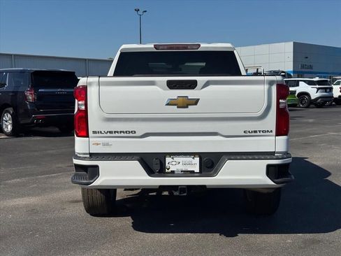 Used 2021 Chevrolet Silverado 1500 Custom w/ Safety Confidence Package image 4