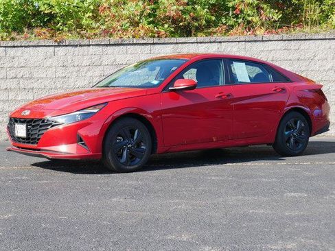 Used 2023 Hyundai Elantra SEL image 1